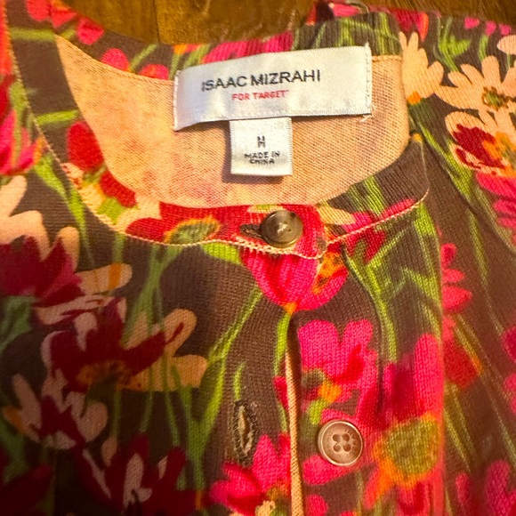 Cardigan Floral print perfect for fall/spring size medium ;fits like a small** - Picture 3 of 6